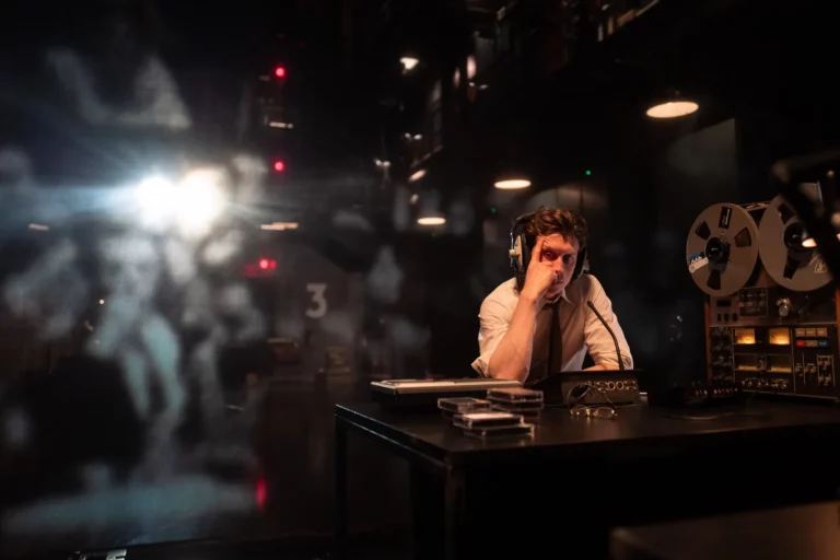 Image from movie BROKEN ENGLISH distributed by paradisofilms Belgium scene 3